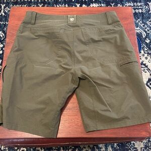 Kuhl men’s 36” waist shorts